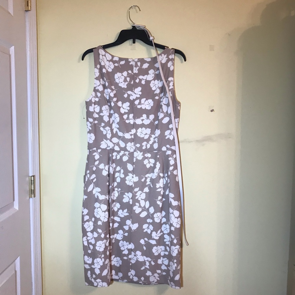 Chaps Floral Dress with Pockets and Belt - Picture 2 of 3